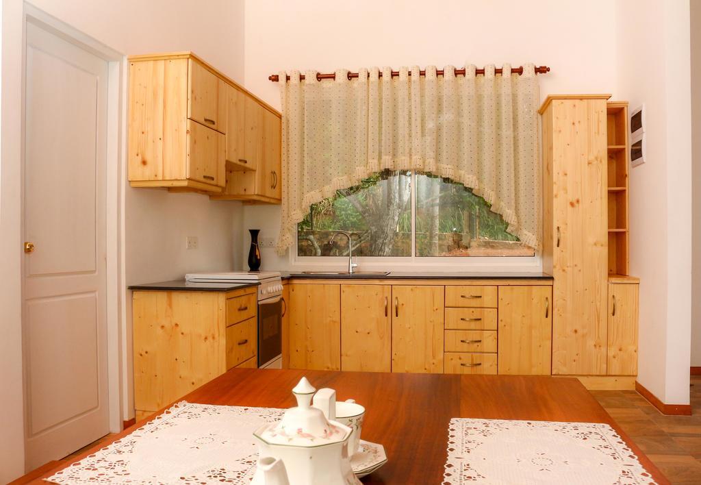 Bee View Home Stay Канди Экстерьер фото