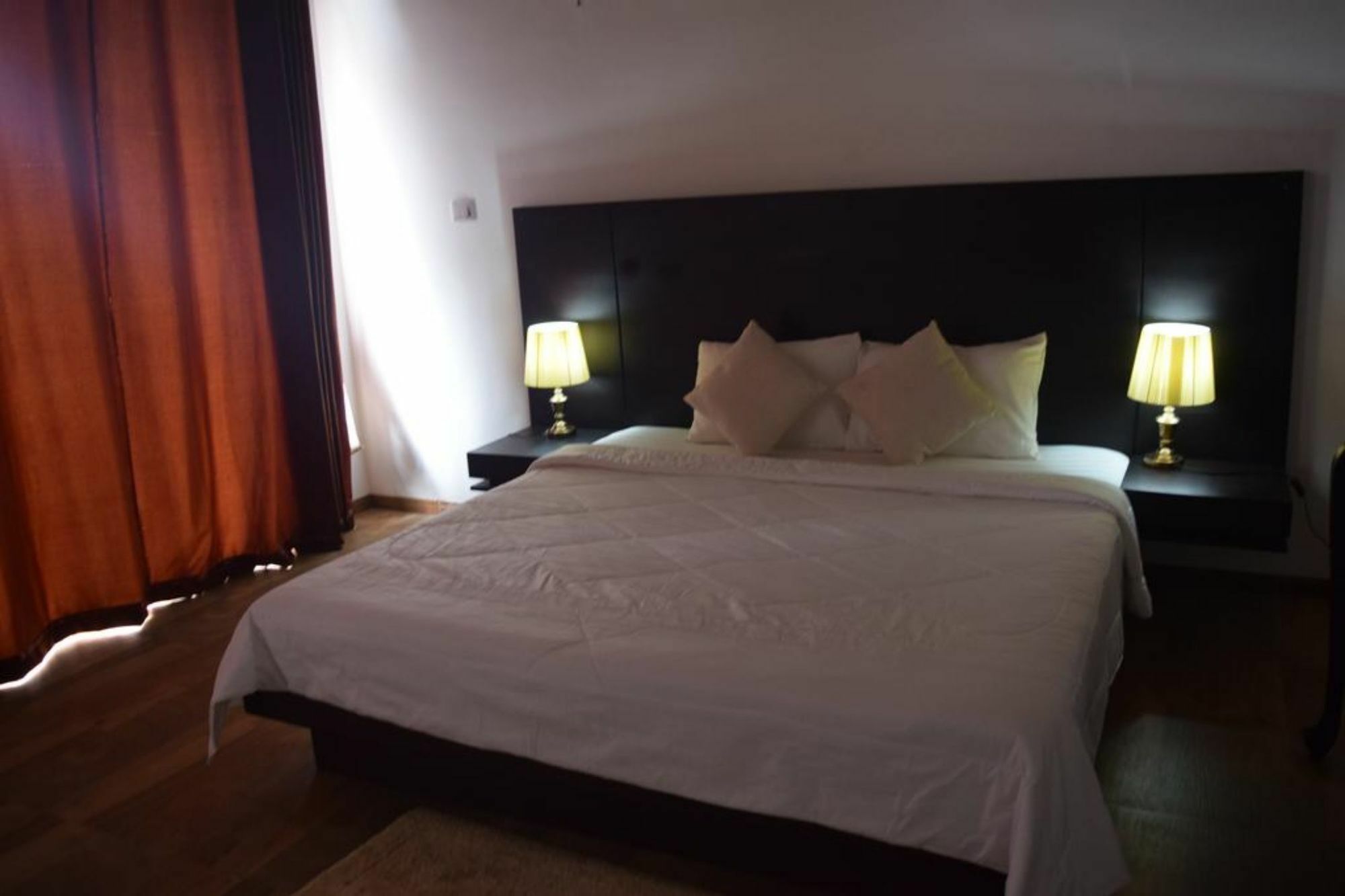 Bee View Home Stay Канди Экстерьер фото