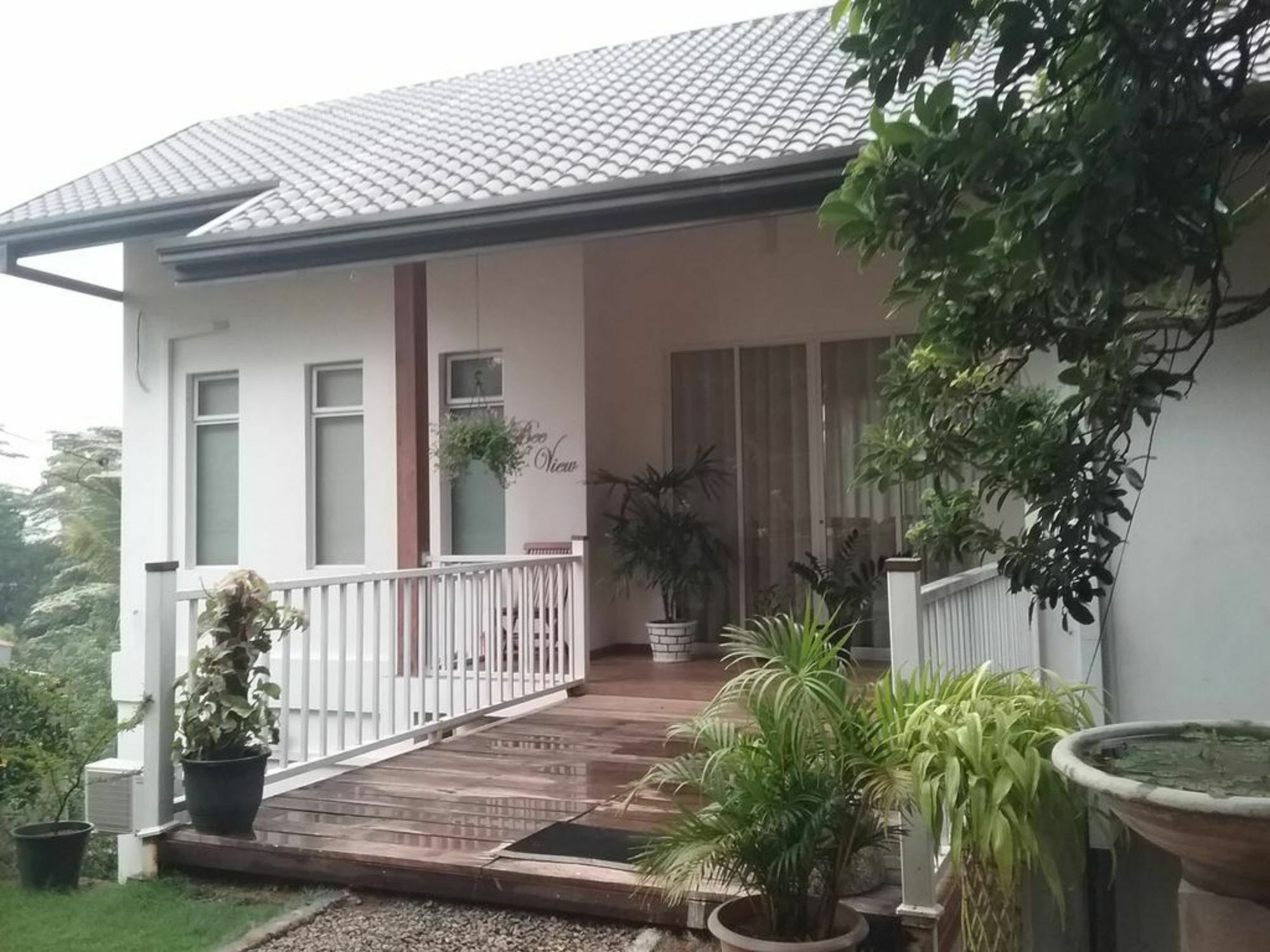 Bee View Home Stay Канди Экстерьер фото
